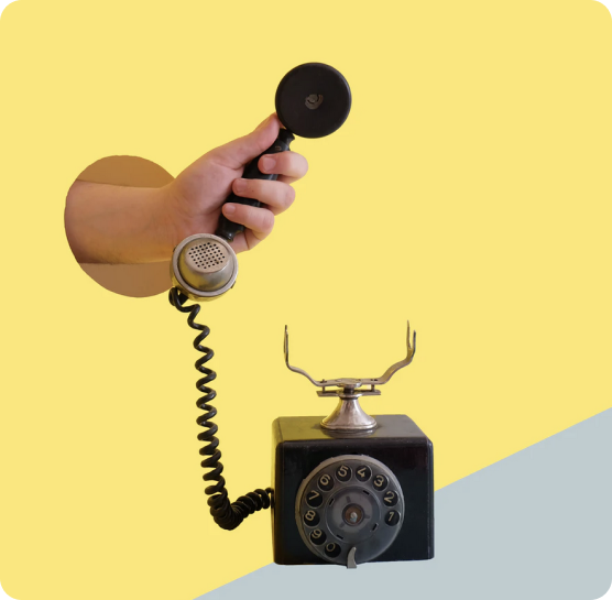 contact_telephone_in_hand